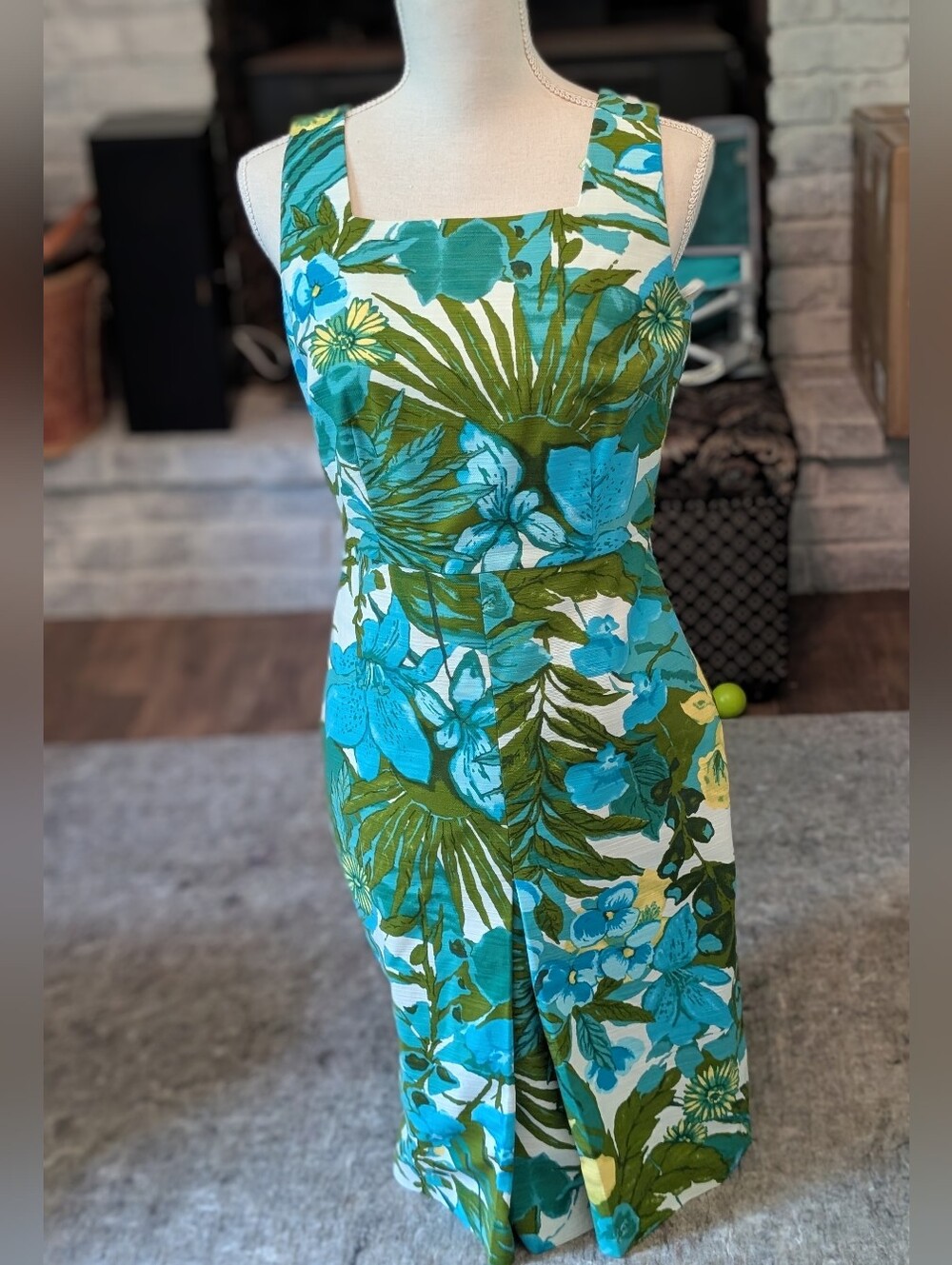 Figure Flattering Talbots Tropical Floral Sheath Dress in Teal & Green 6P